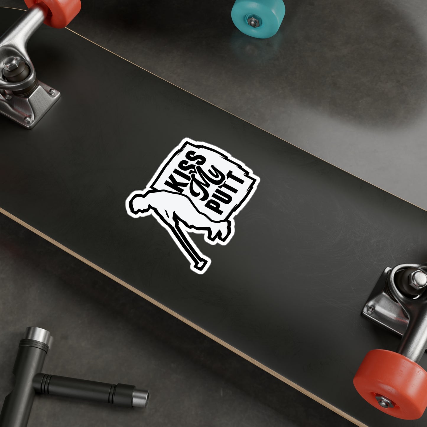 Kiss My Putt - Golf Sticker for Car Window Laptop Sticker. Water Bottle Sticker, Vinyl Golfing Decal, Golfer Sticker - Golf Gift