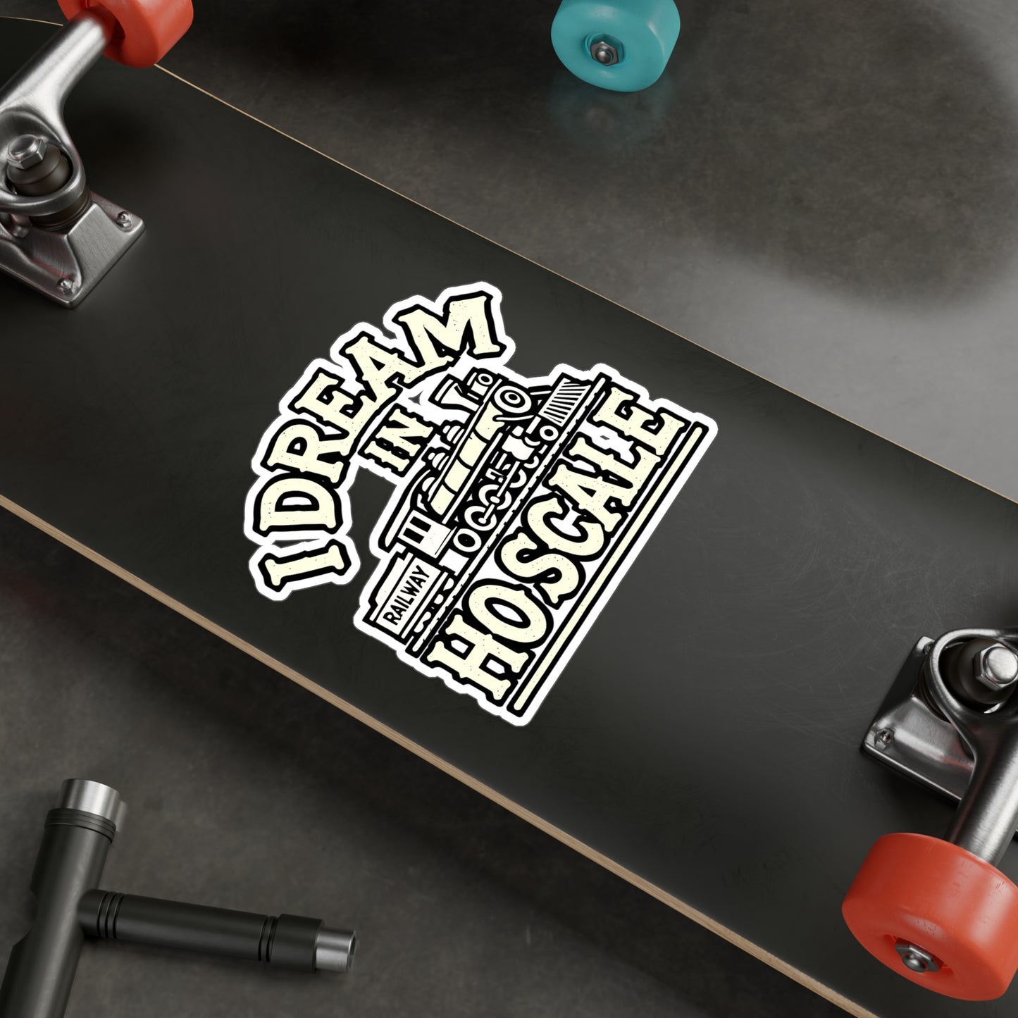 I Dream In HO Scale – Model Train Vinyl Sticker for Laptop or Water Bottle | Railway Gift for Train Enthusiasts